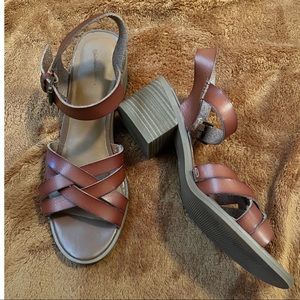 3/$12 Universal Thread Brown Sandals Heels